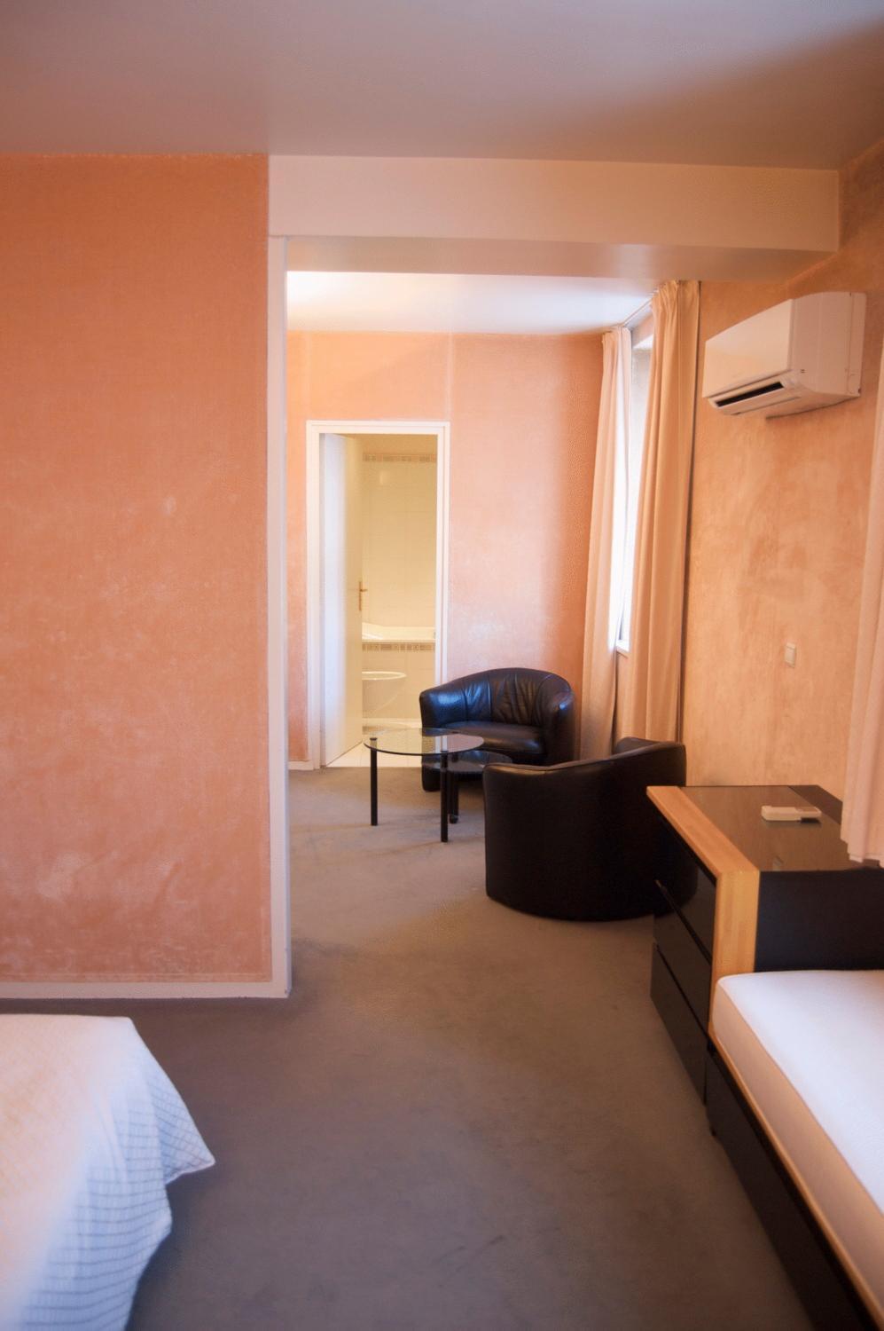 Absolue Renaissance Hotel Magny-Cours Eksteriør billede