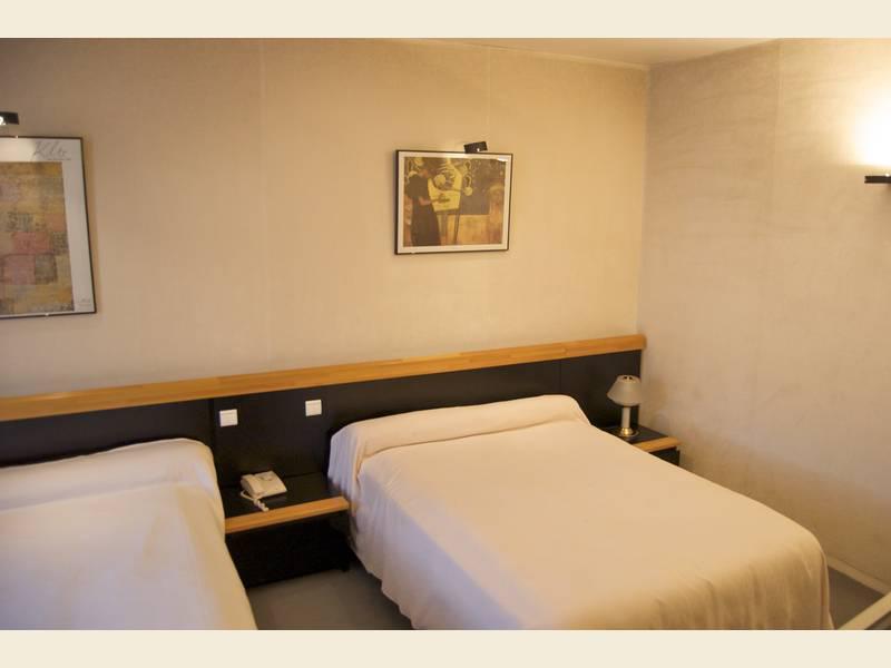 Absolue Renaissance Hotel Magny-Cours Eksteriør billede